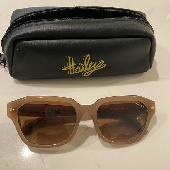 Vogue Eyewear Accessories - Vogue x Hailey Bieber Square Sunglasses in Light Brown